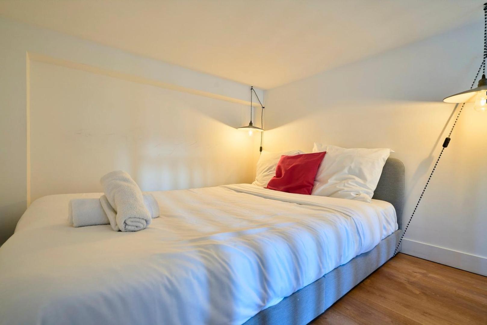 Bright 3-Bedroom 2-Bathroom Flat. Лилль Экстерьер фото