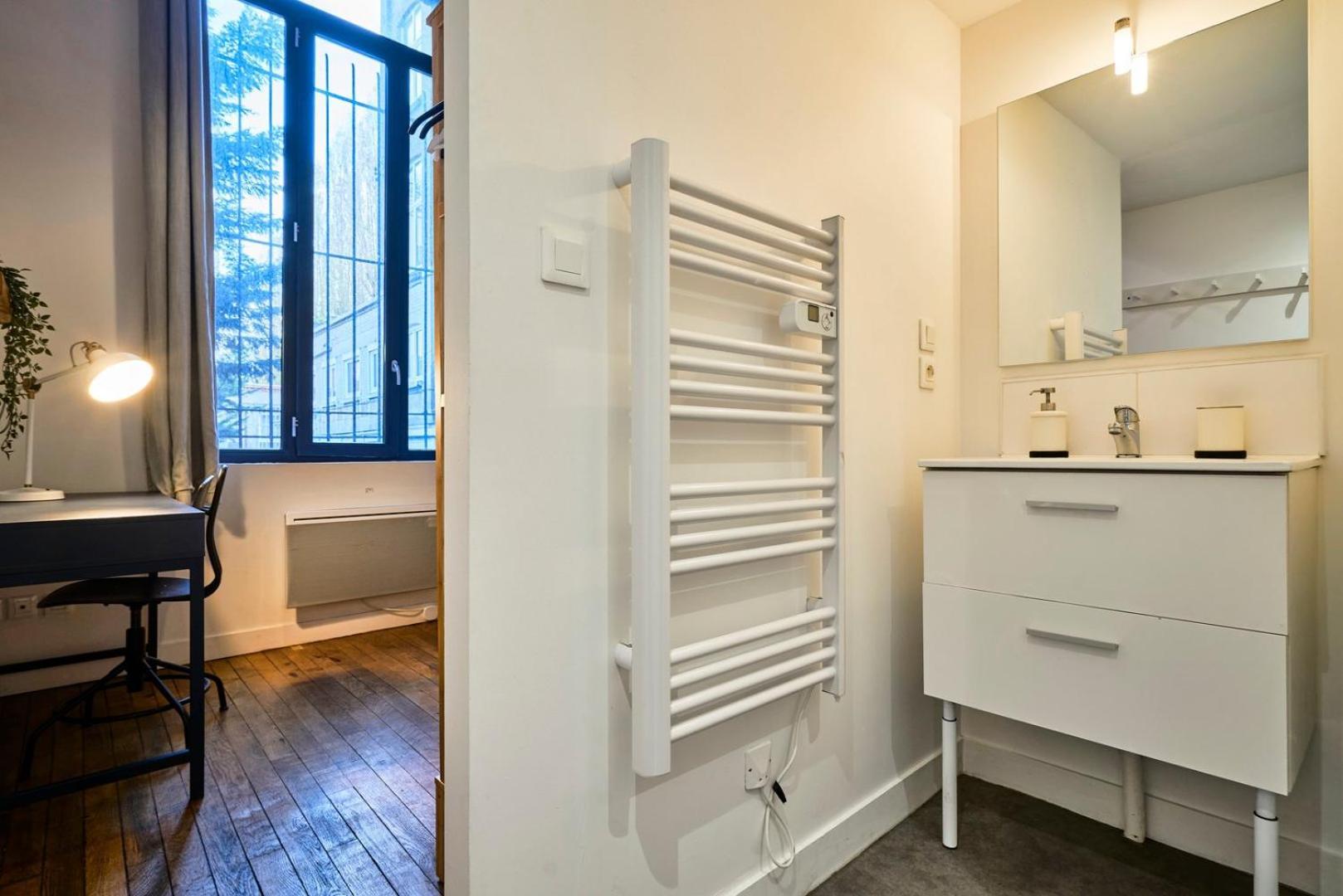 Bright 3-Bedroom 2-Bathroom Flat. Лилль Экстерьер фото