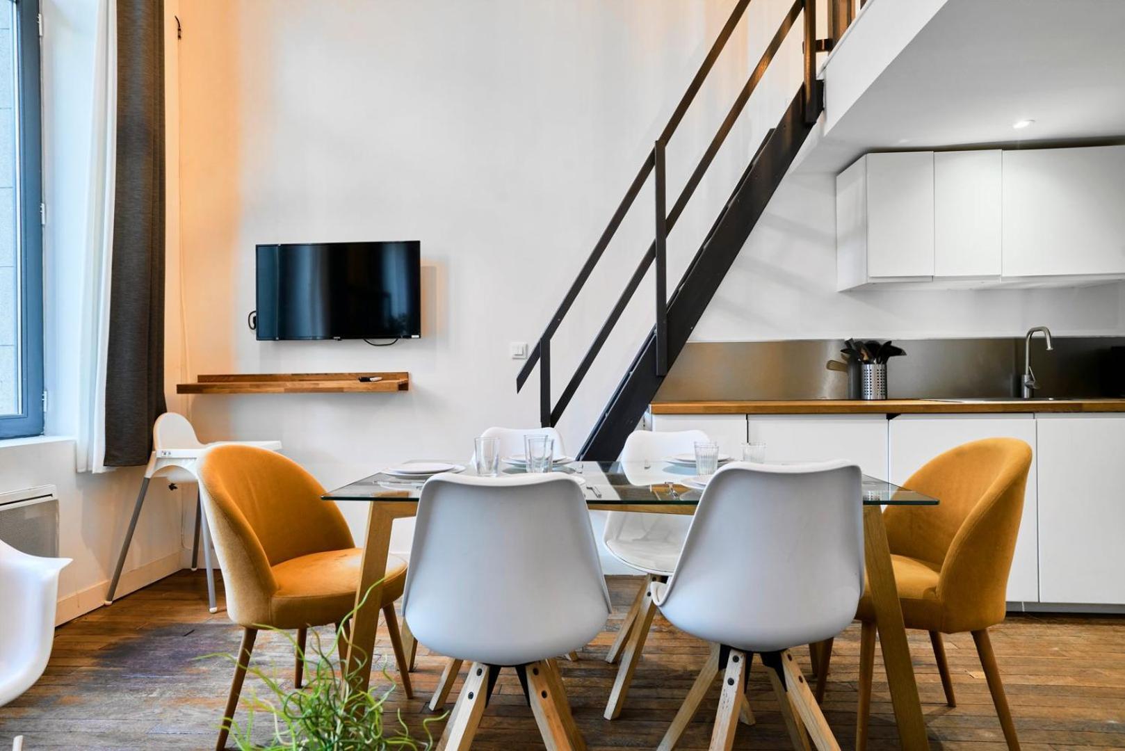 Bright 3-Bedroom 2-Bathroom Flat. Лилль Экстерьер фото